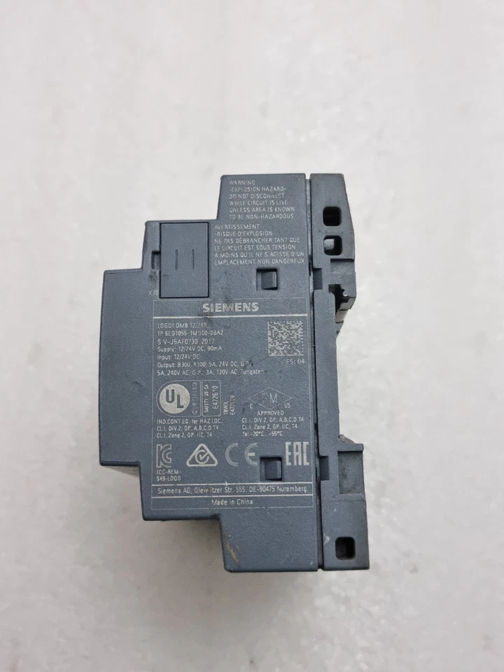 SIEMENS 6ED1052-1MD00-0BA8 LOGO 12/24RCE WITH 6ED1055-1MB00-0BA2 MODULE 12/24VDC